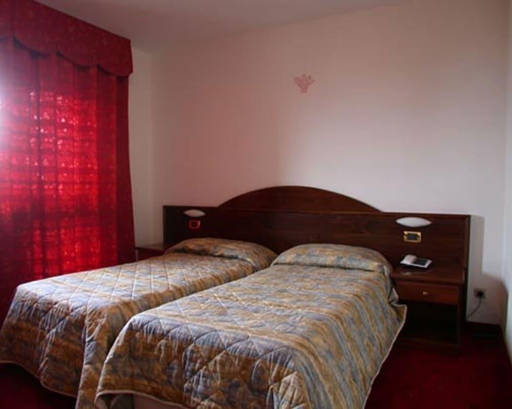 Hotel La Terrazza Oulx Екстериор снимка