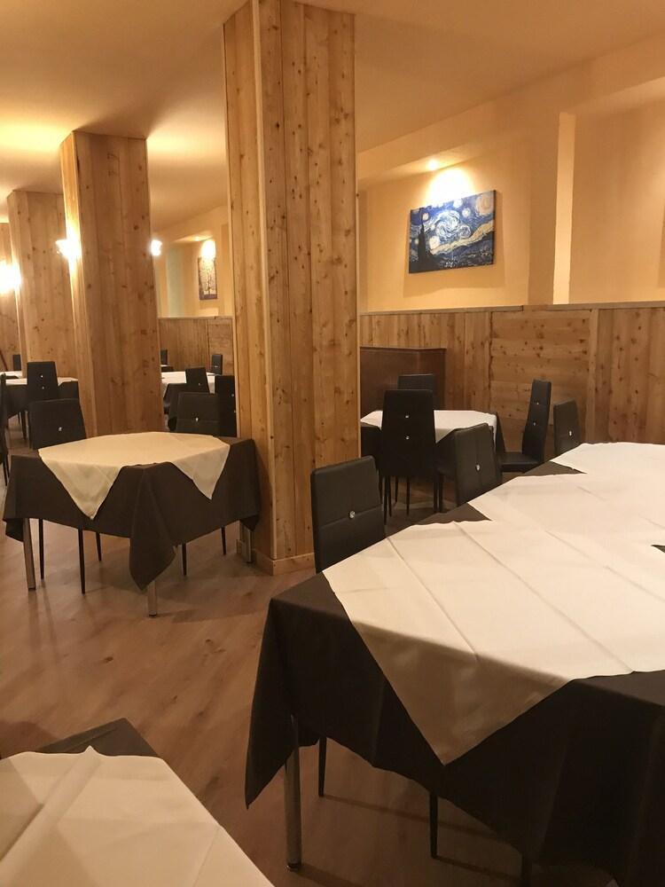 Hotel La Terrazza Oulx Екстериор снимка