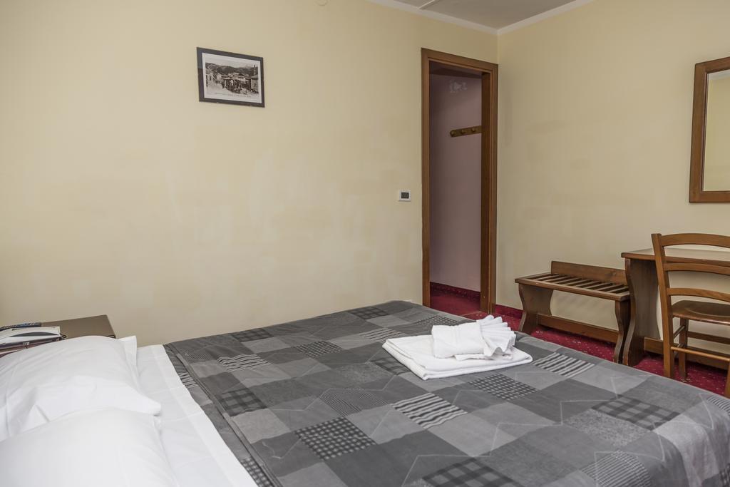 Hotel La Terrazza Oulx Екстериор снимка