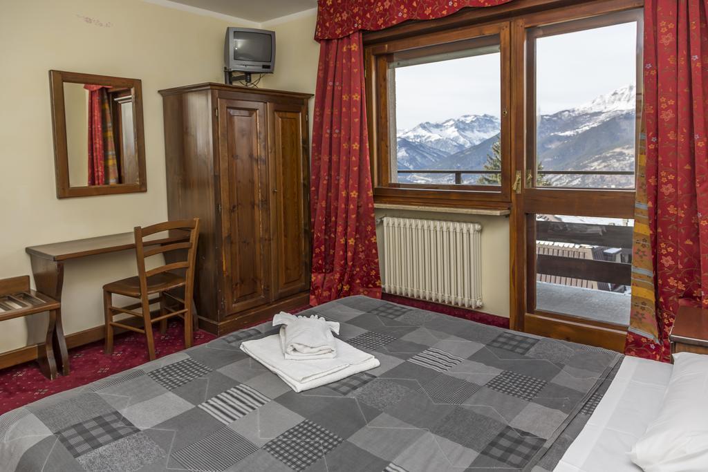 Hotel La Terrazza Oulx Екстериор снимка