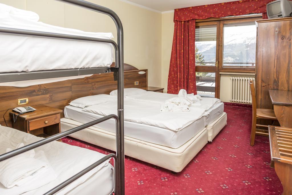 Hotel La Terrazza Oulx Екстериор снимка