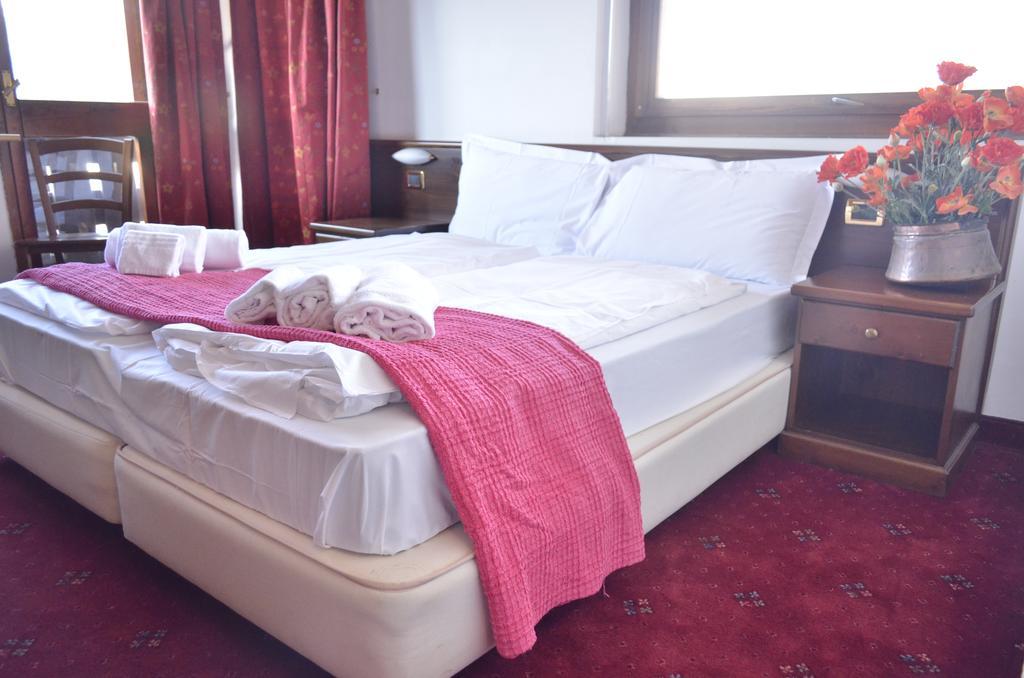 Hotel La Terrazza Oulx Екстериор снимка