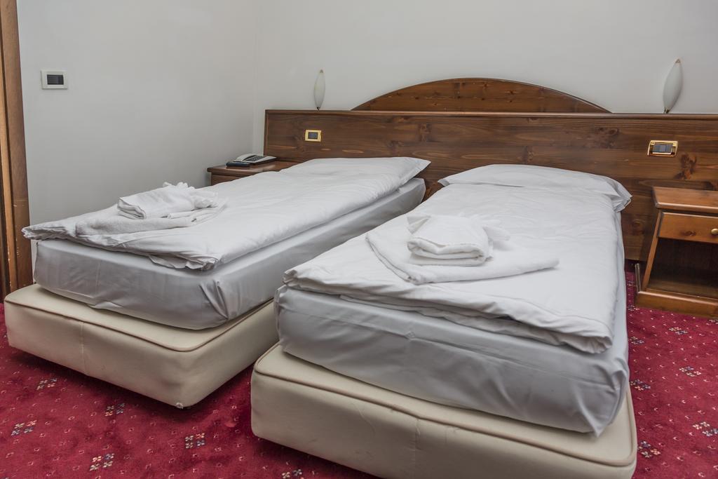 Hotel La Terrazza Oulx Екстериор снимка