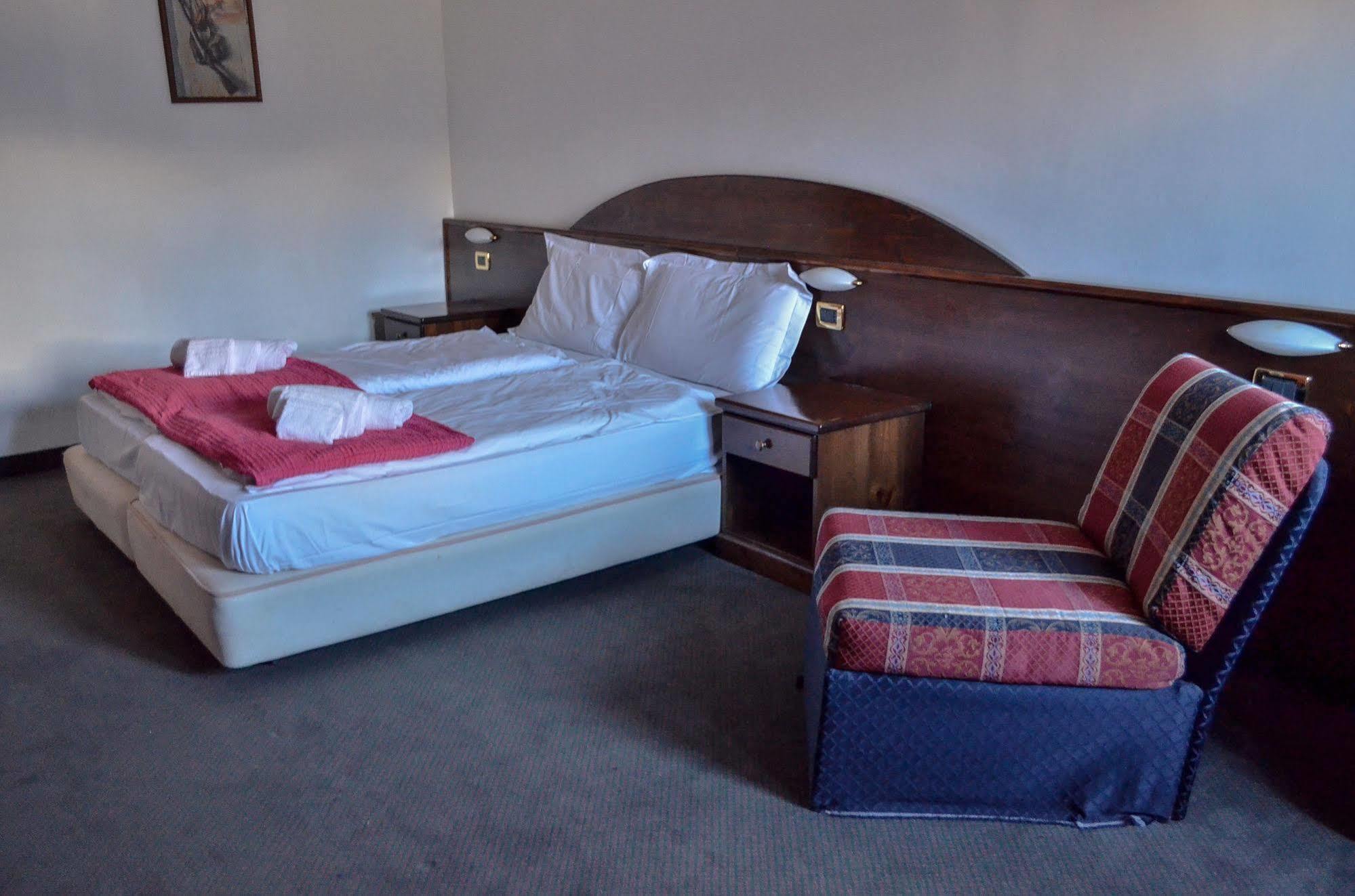 Hotel La Terrazza Oulx Екстериор снимка