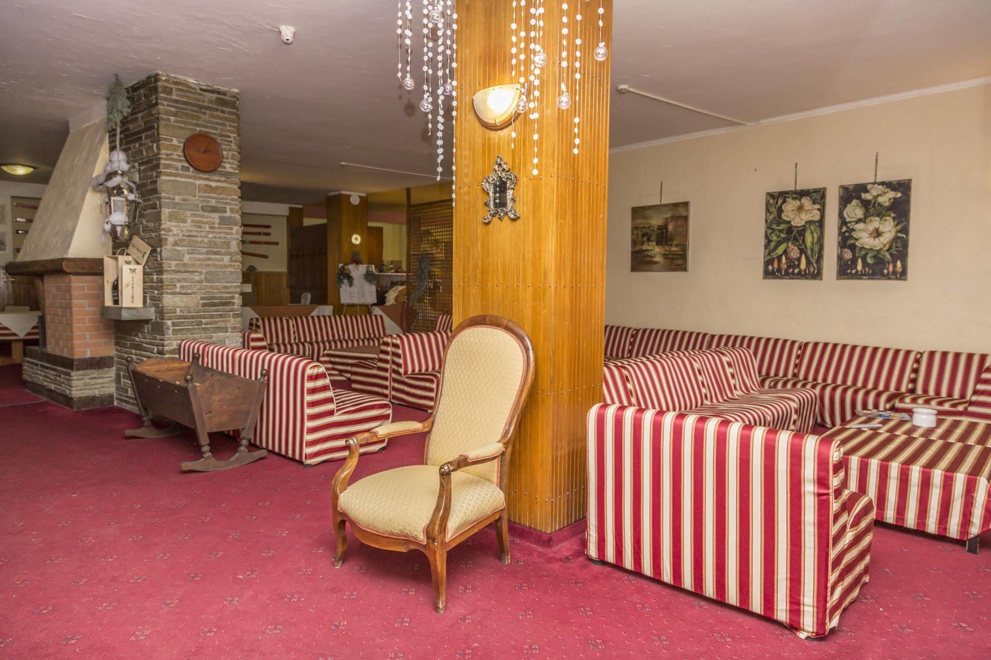 Hotel La Terrazza Oulx Екстериор снимка
