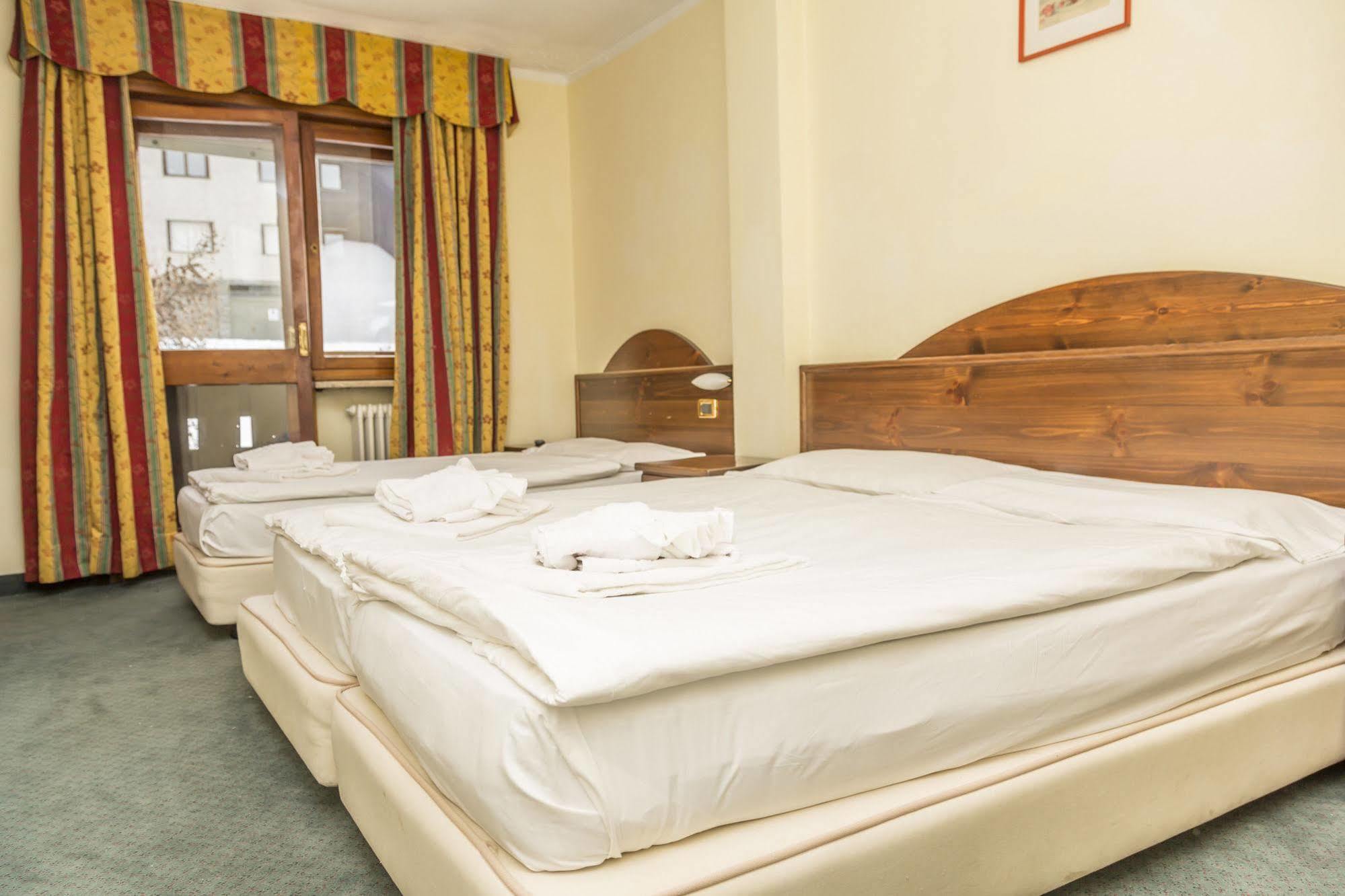 Hotel La Terrazza Oulx Екстериор снимка