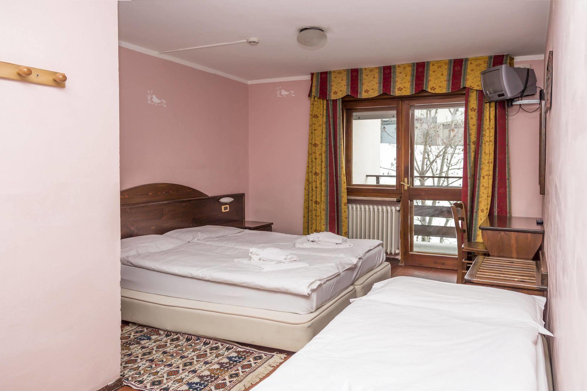 Hotel La Terrazza Oulx Екстериор снимка