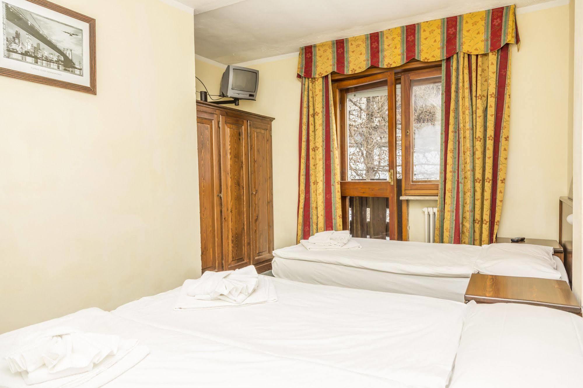 Hotel La Terrazza Oulx Екстериор снимка